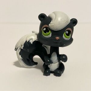Littlest Pet Shop LPS Skunk 453 Animal Hasbro Figure Green Eyes 4/$20 🛑